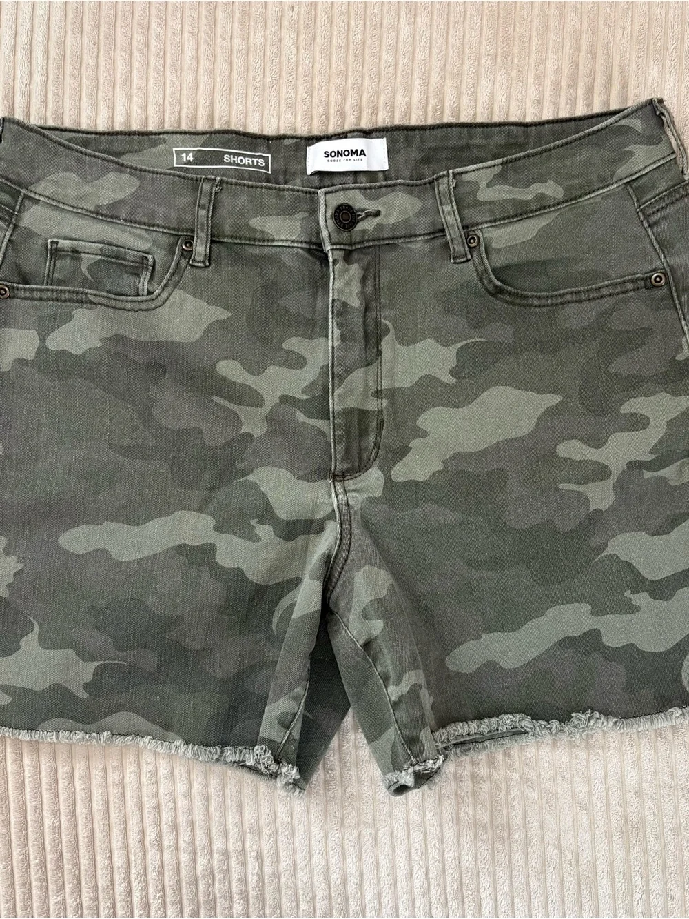 Sonoma Olive Camo Frayed-Hem Denim Shorts Size 14 - Picture 1 of 6